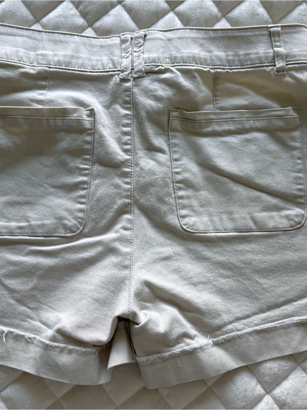 Women’s Democracy Ab Solution White Utility Shorts with Frayed Cuff - Size 12 - Picture 2 of 5